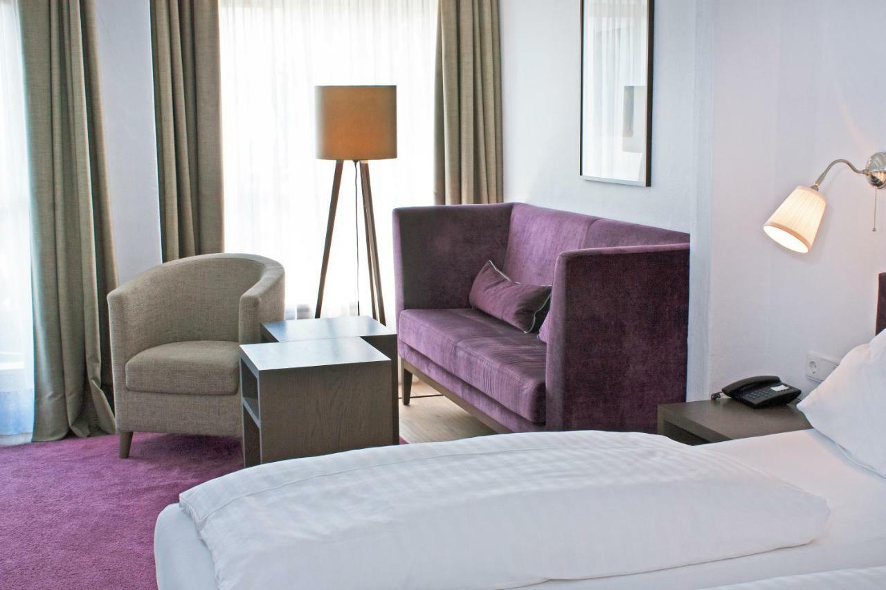 Deluxe Double Room with Balcony,806817522:JPEG