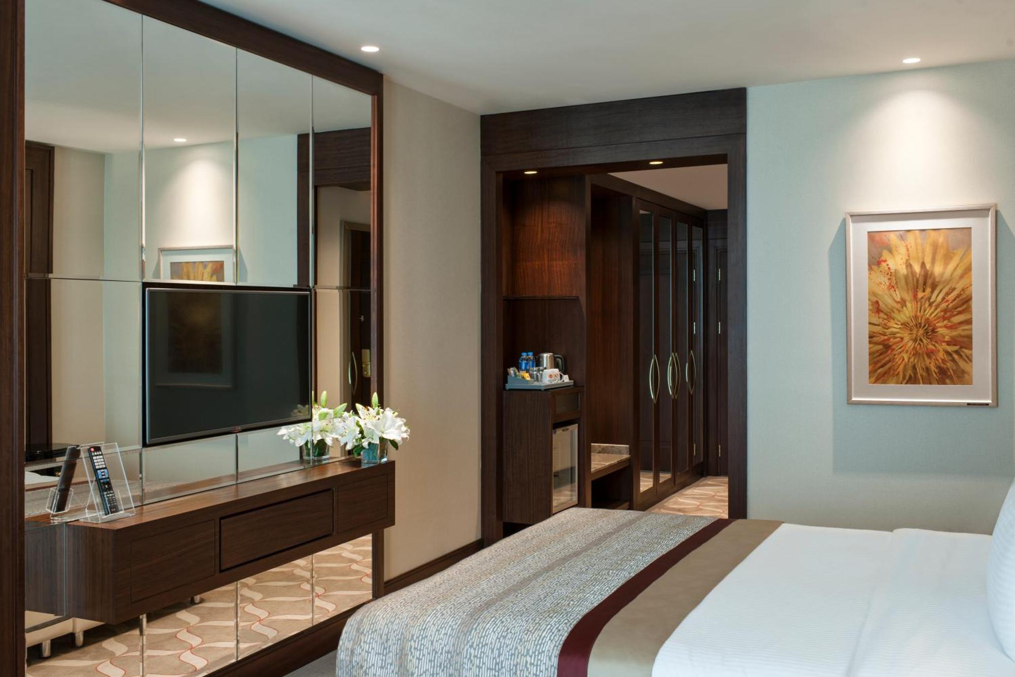 Superior Room with Queen Size Bed,1279803844:JPEG
