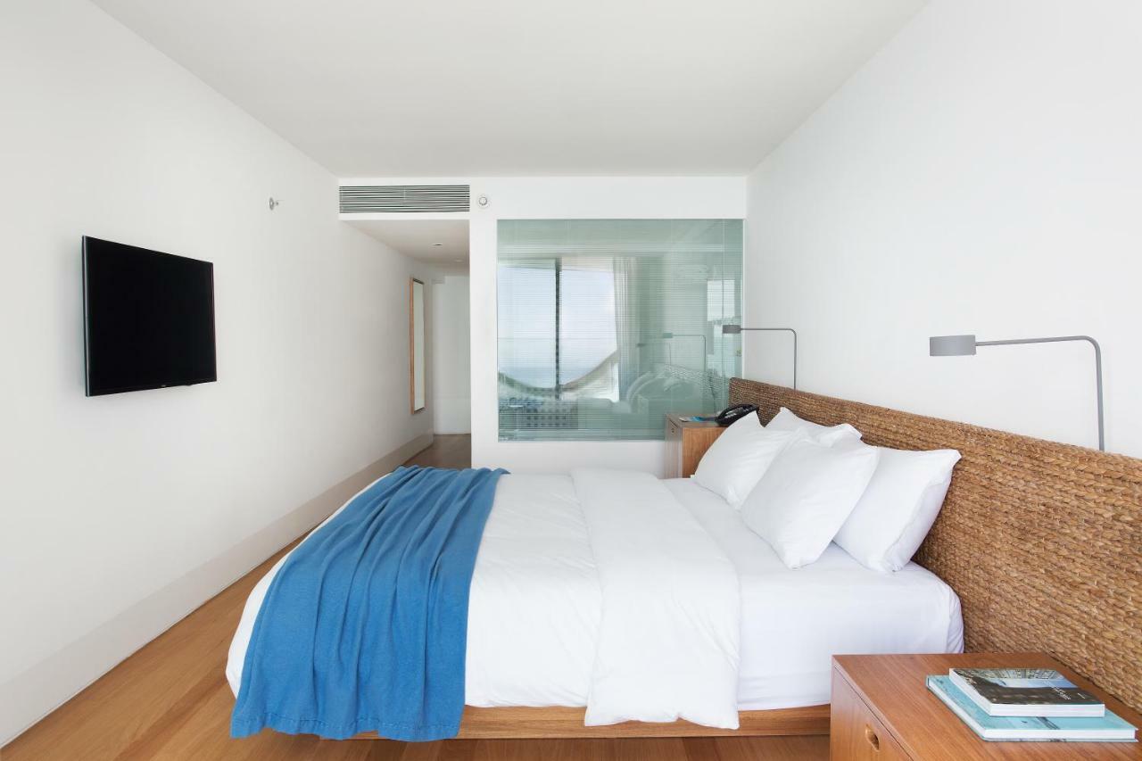 Large room balcony sea view