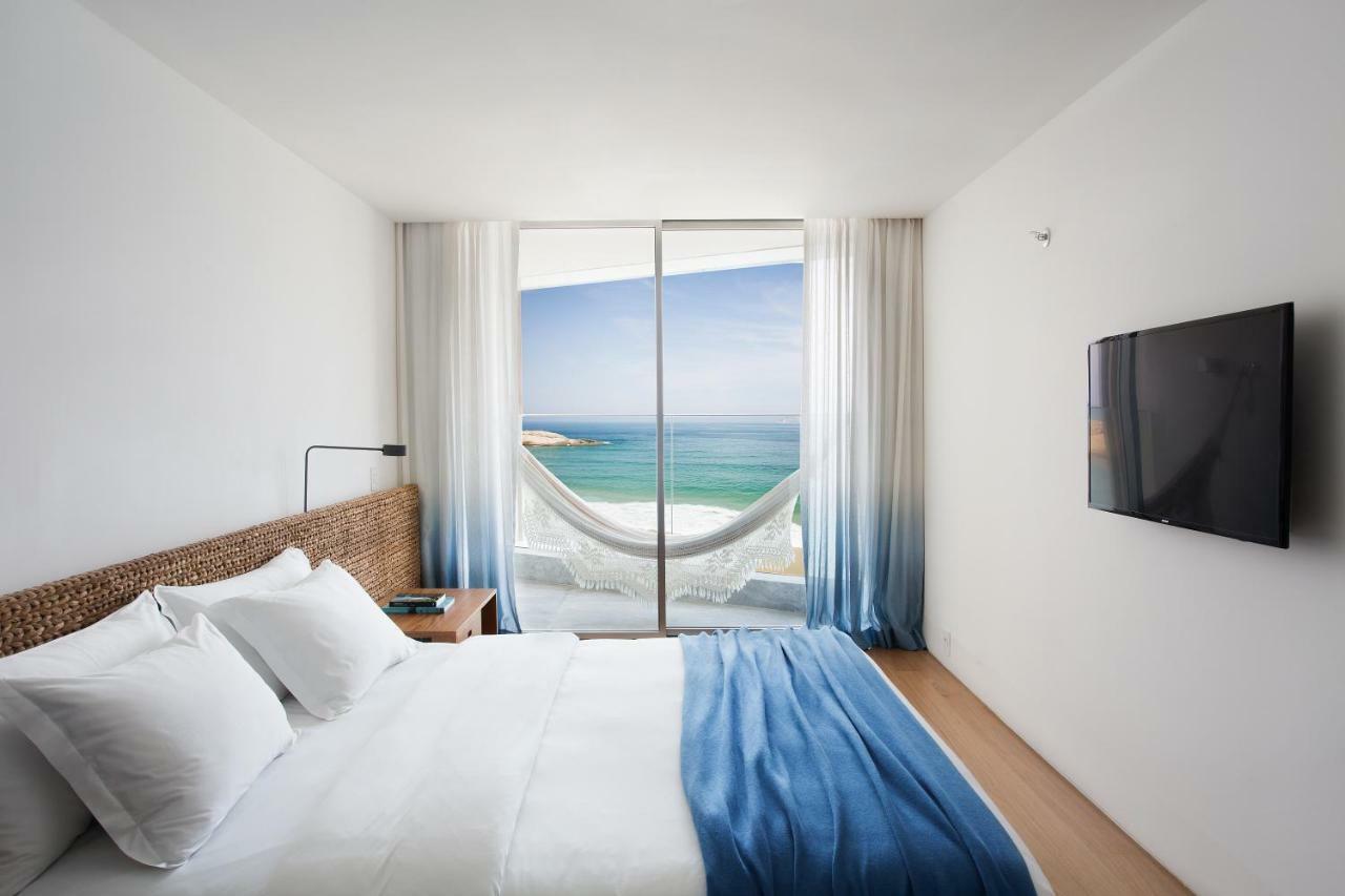 Large room balcony sea view