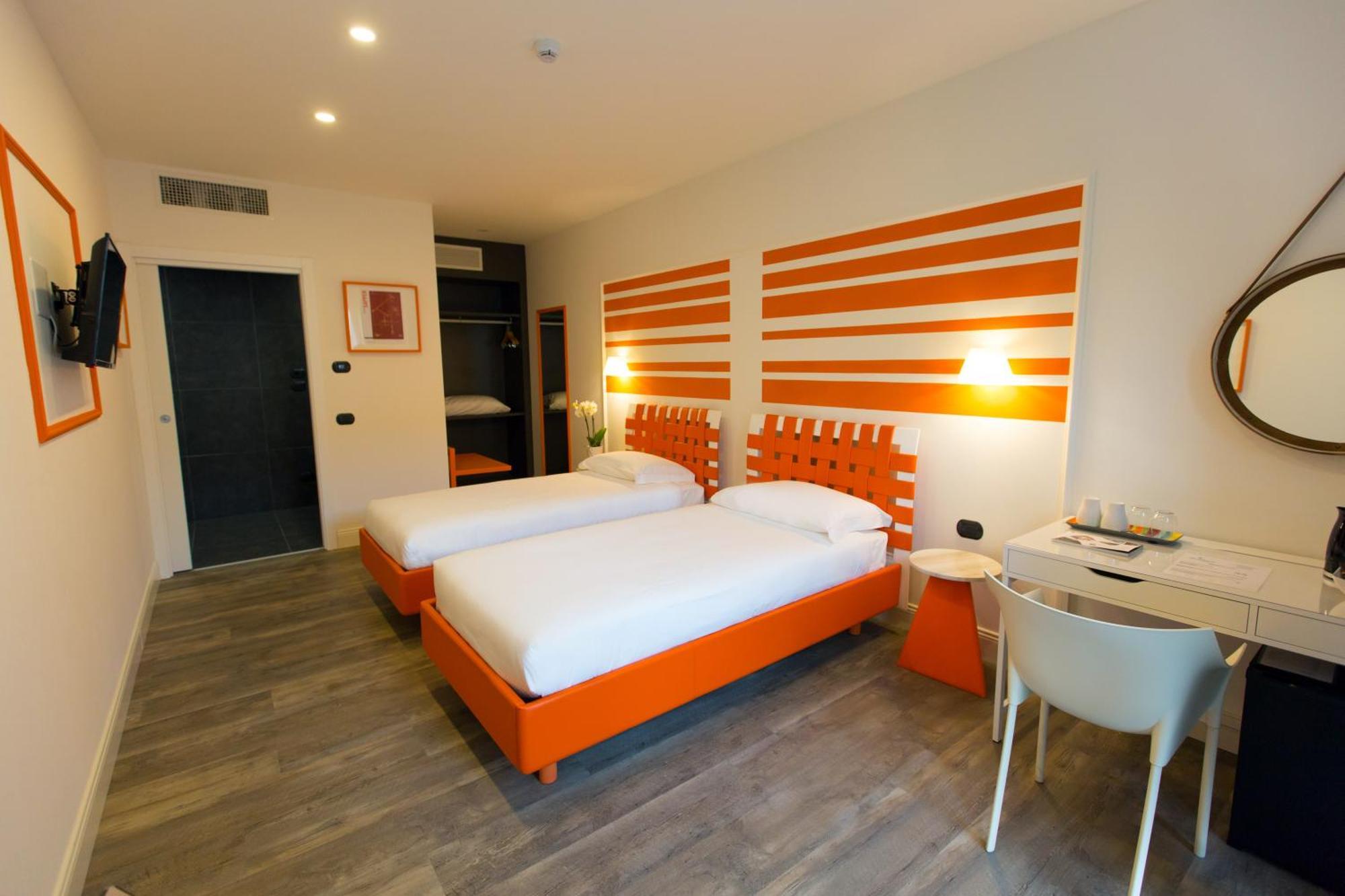 Twin Room,848855801:JPEG