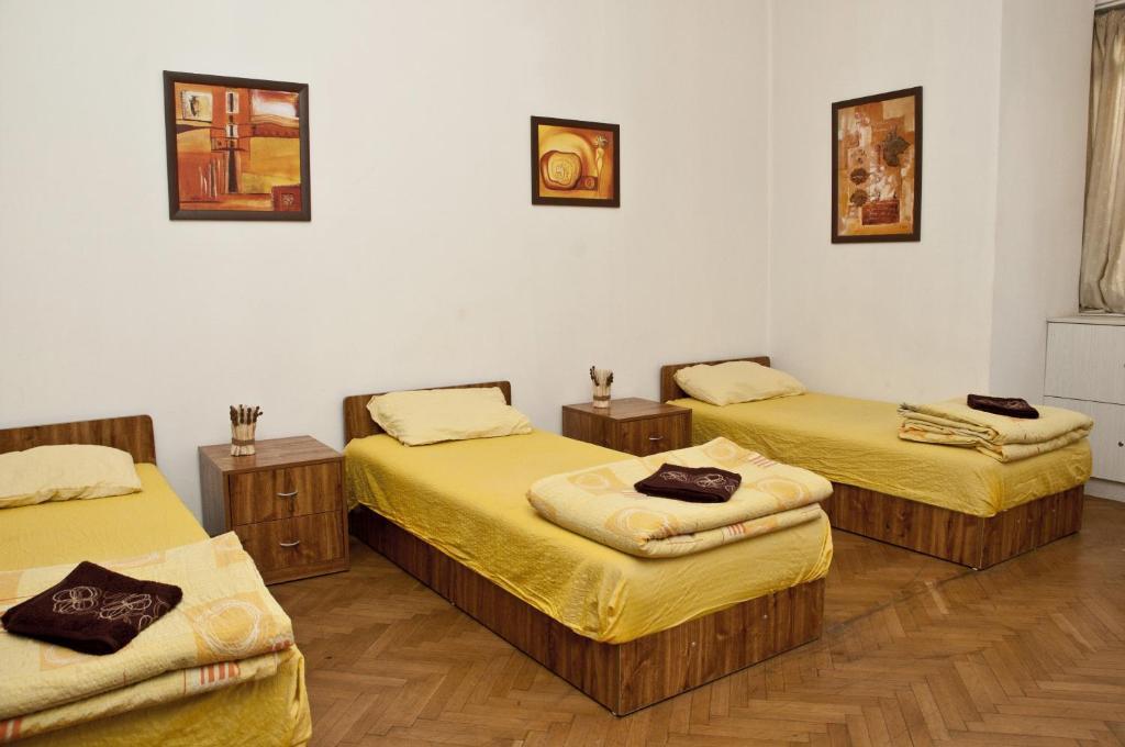 Single Bed Mixed Dormitory Room
