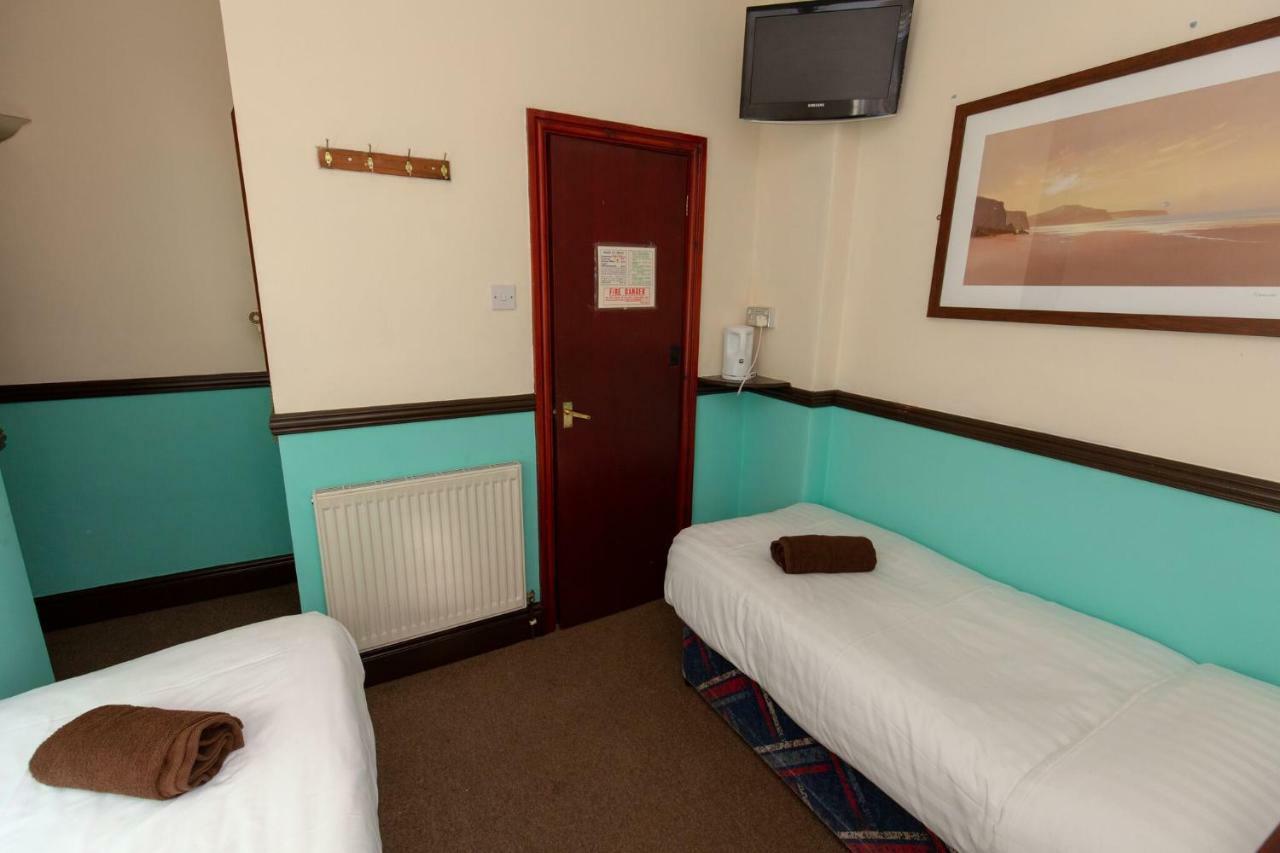 Small Double Room Shower