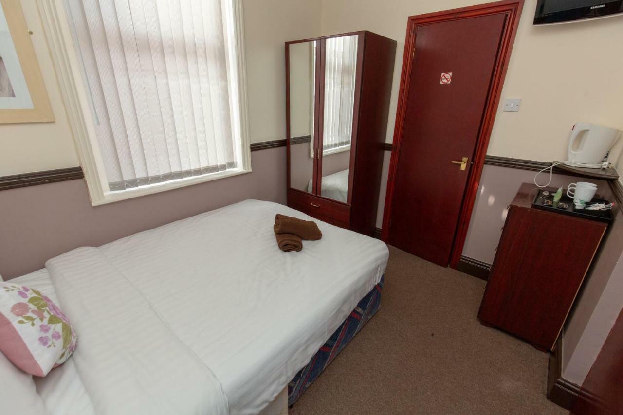 Small Double Room Shower