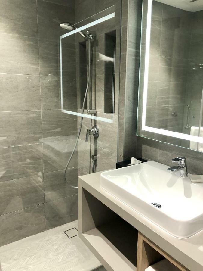 Deluxe King Room,1021444381:JPEG