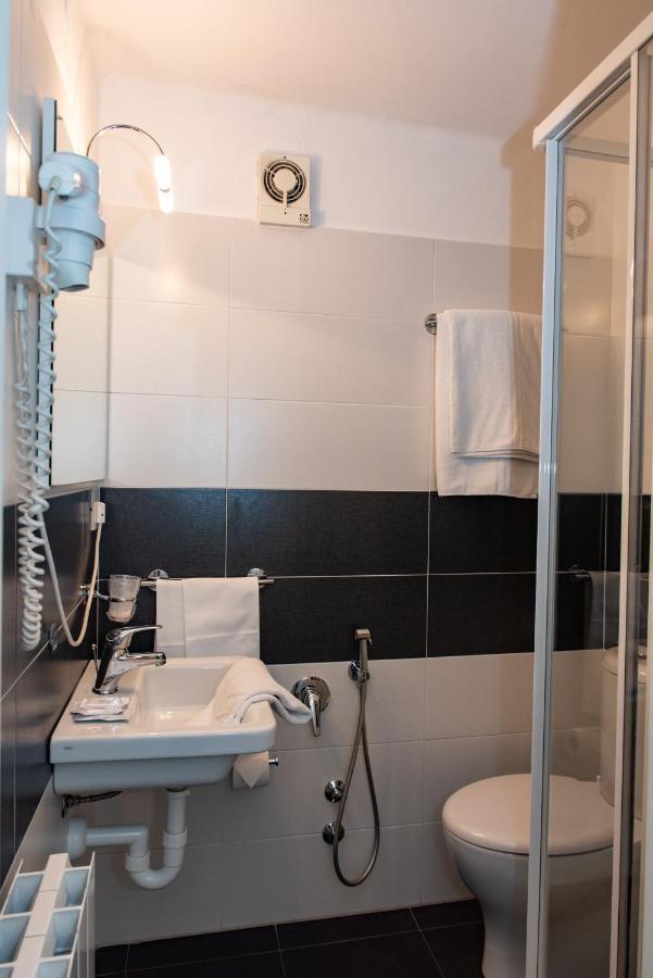 Economy Double Room,1662392997:JPEG