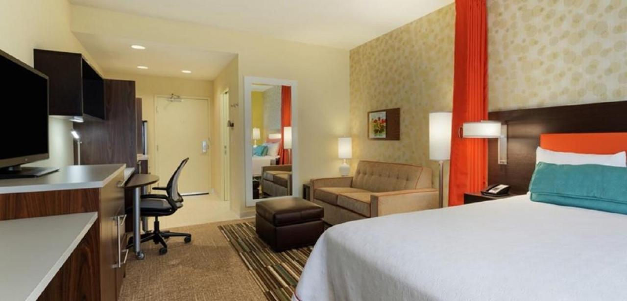 Queen Studio with Two Queen Beds - Non-Smoking,947333506:JPEG