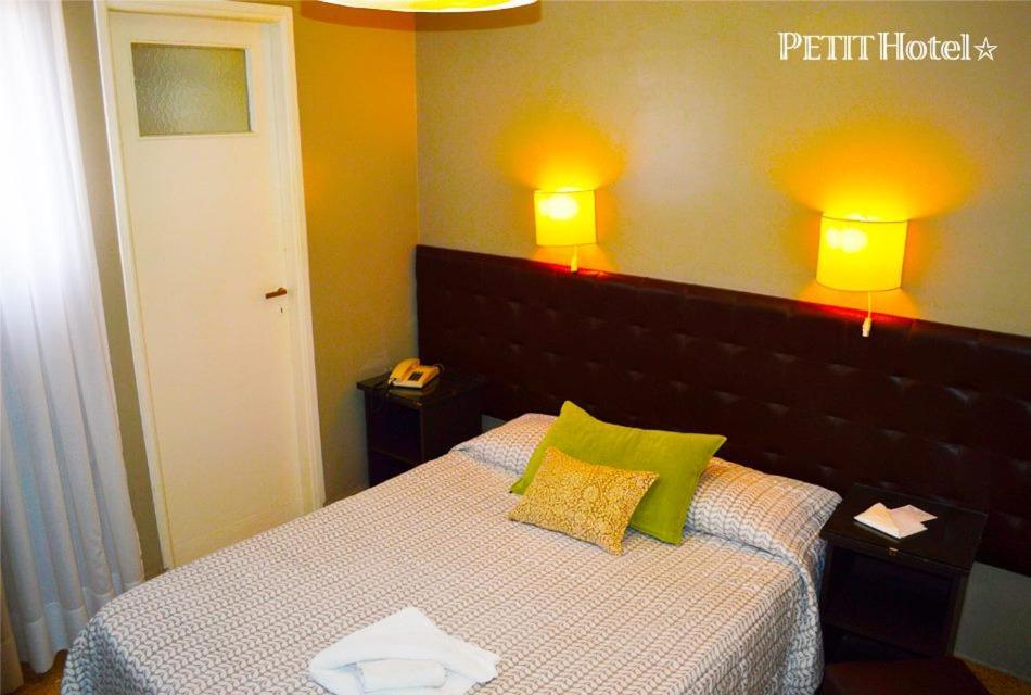Deluxe Queen Room,43994866:JPEG