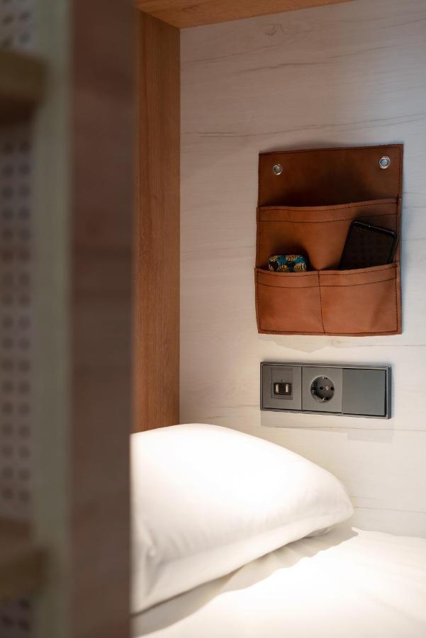 Bed 6-Bed Dormitory Room