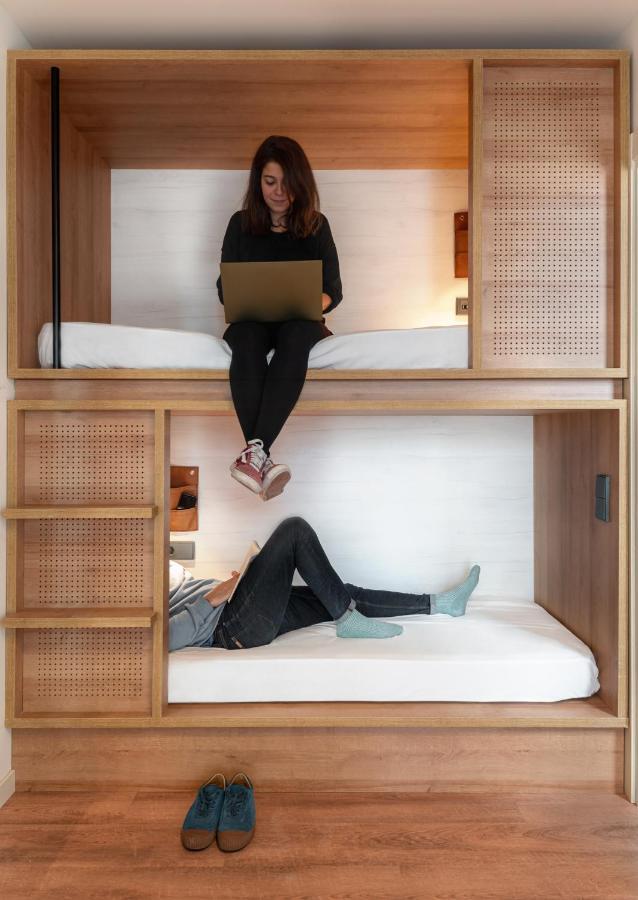 Bed 6-Bed Dormitory Room