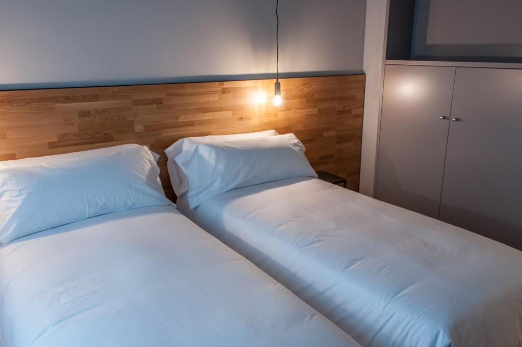 Standard Double or Twin Room,971399899:JPEG