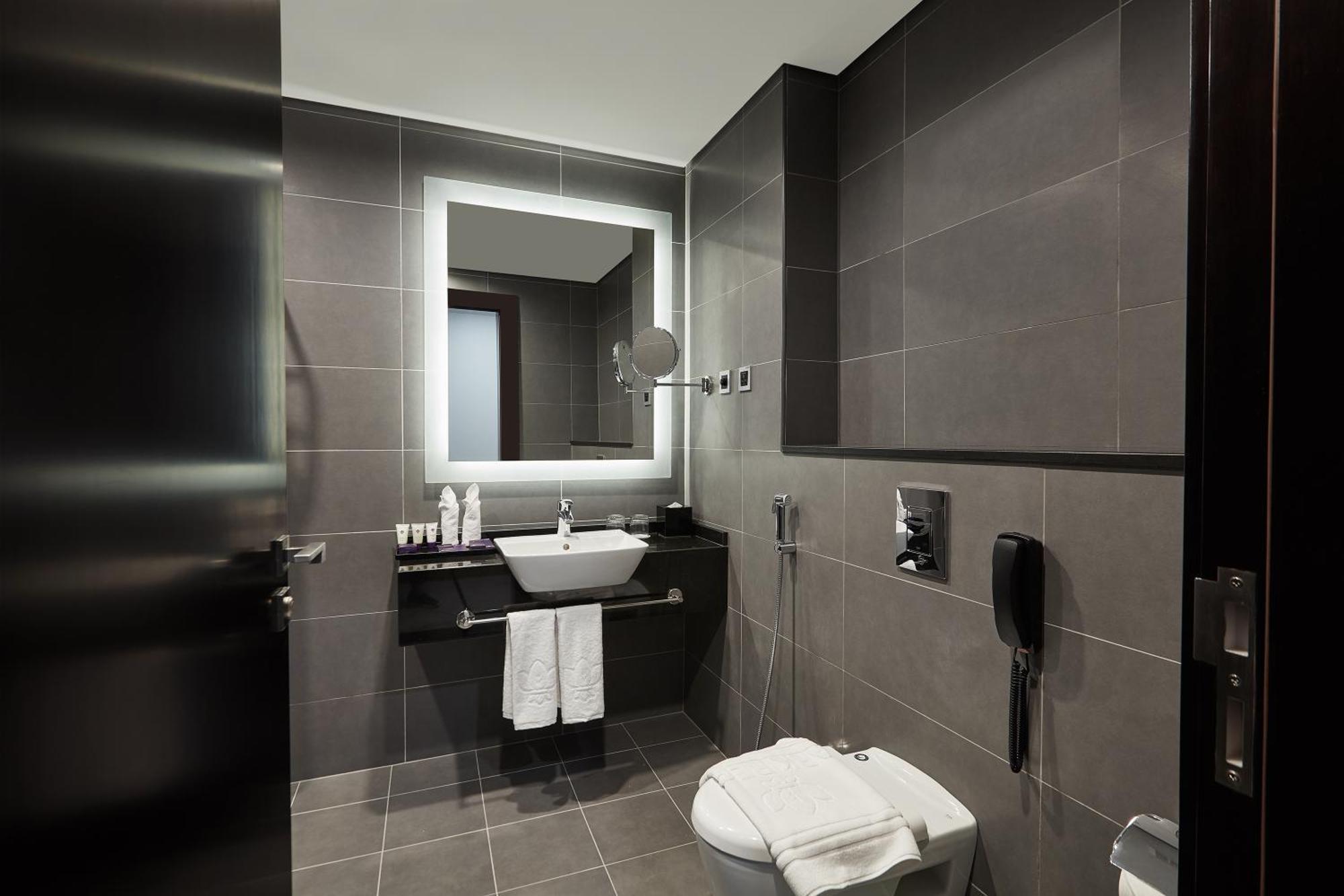 Standard Room Canal View food beverage excluding signature dishes Laundry Spa