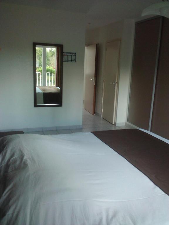 Standard Double Room,513425343:JPEG