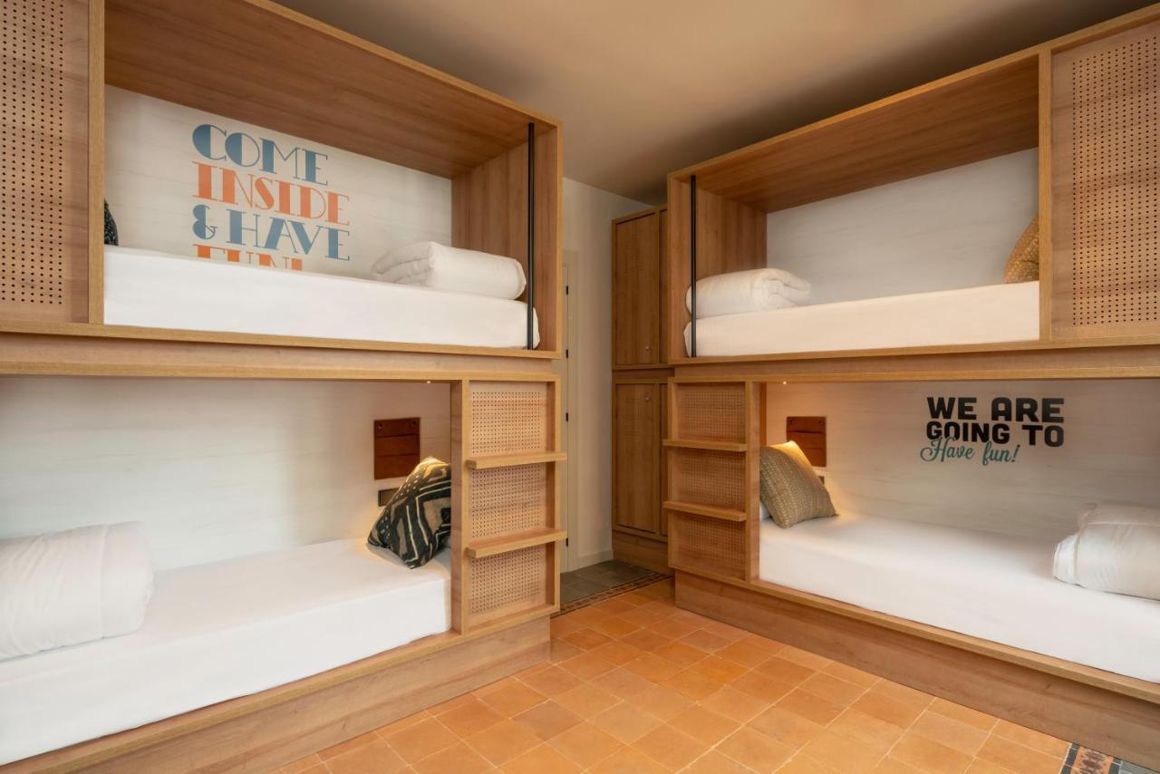 Bed 6-Bed Dormitory Room