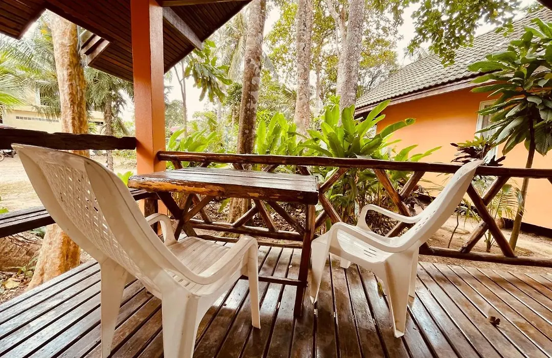 Paradise Palms-1