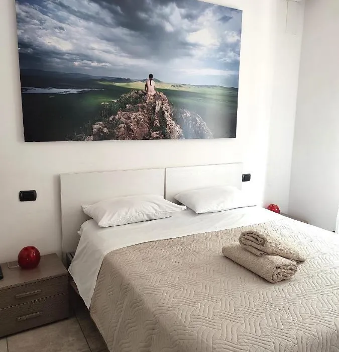 Easy Stay Verona Rooms-1