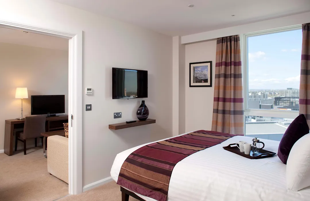 Hyatt House London Stratford - Aparthotel-1
