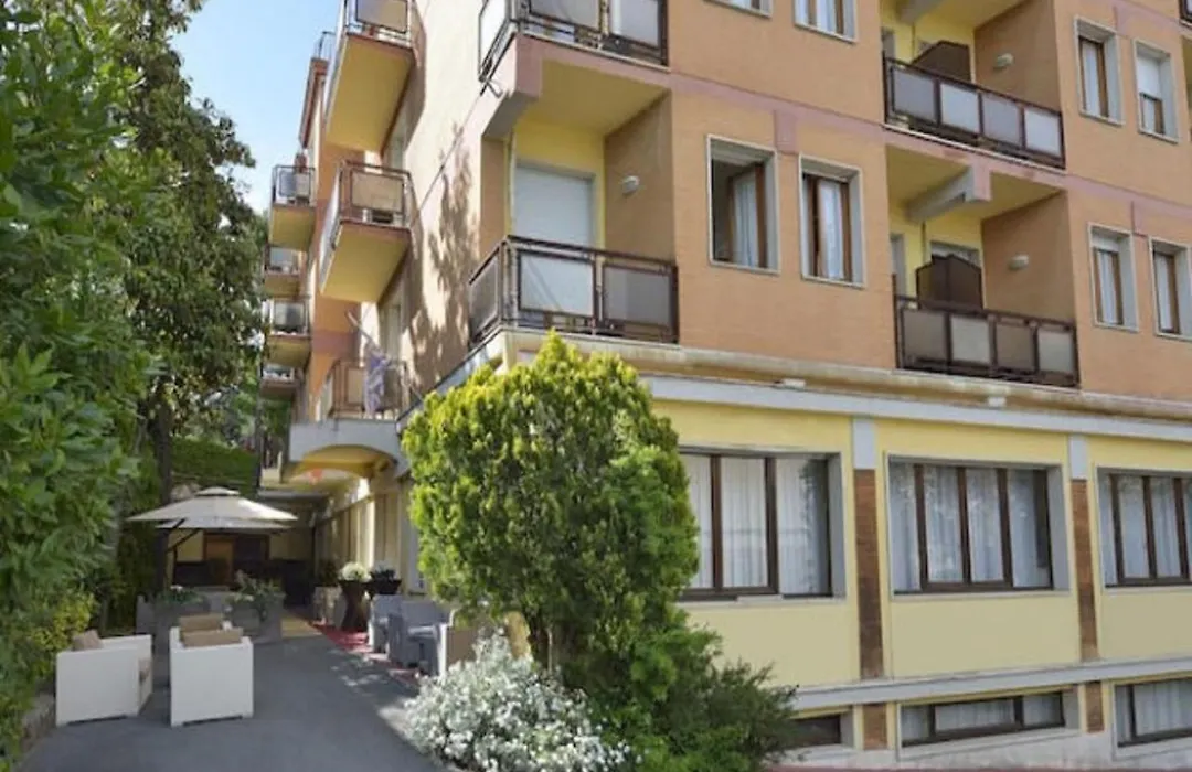 Hotel Attico-1