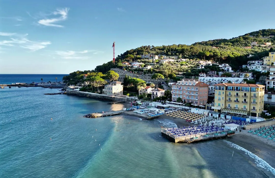 Hotel Golfo E Palme-1