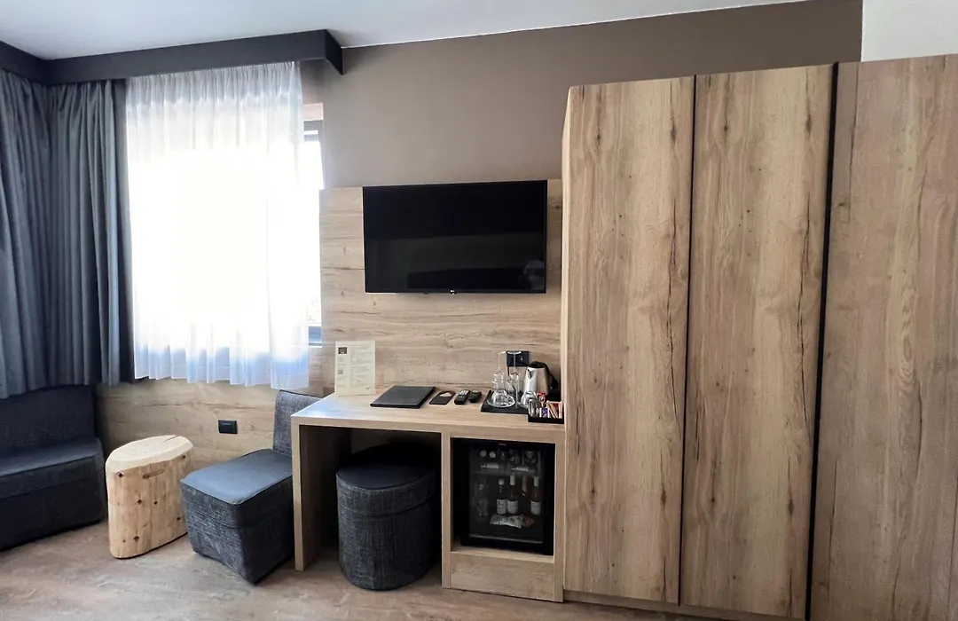 Chalet Queen-1