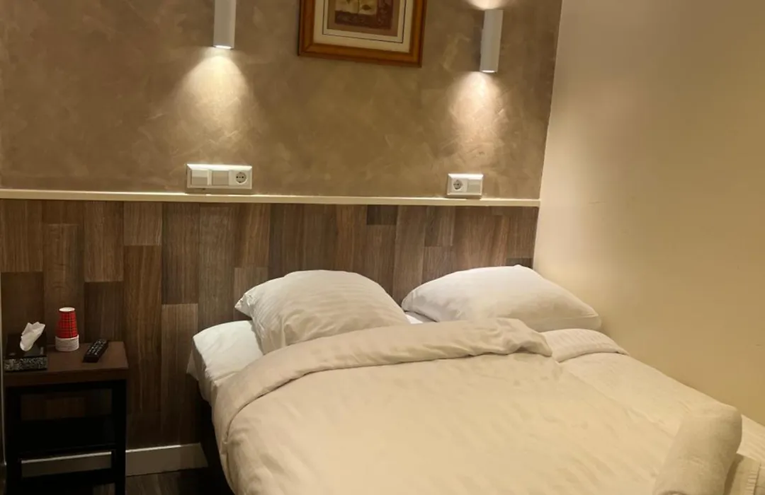 Dam Hotel-1