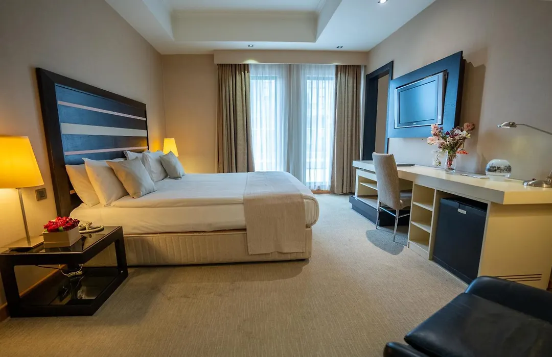 Adm Grand Hotel-1