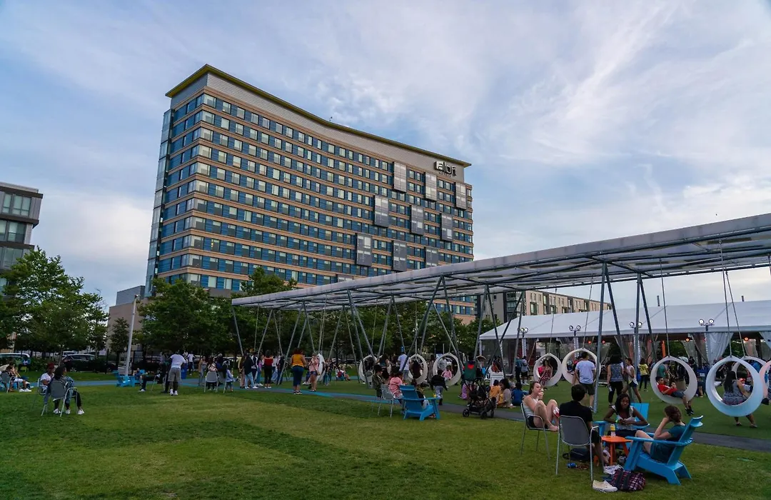 Aloft By Marriott Boston Seaport District-1