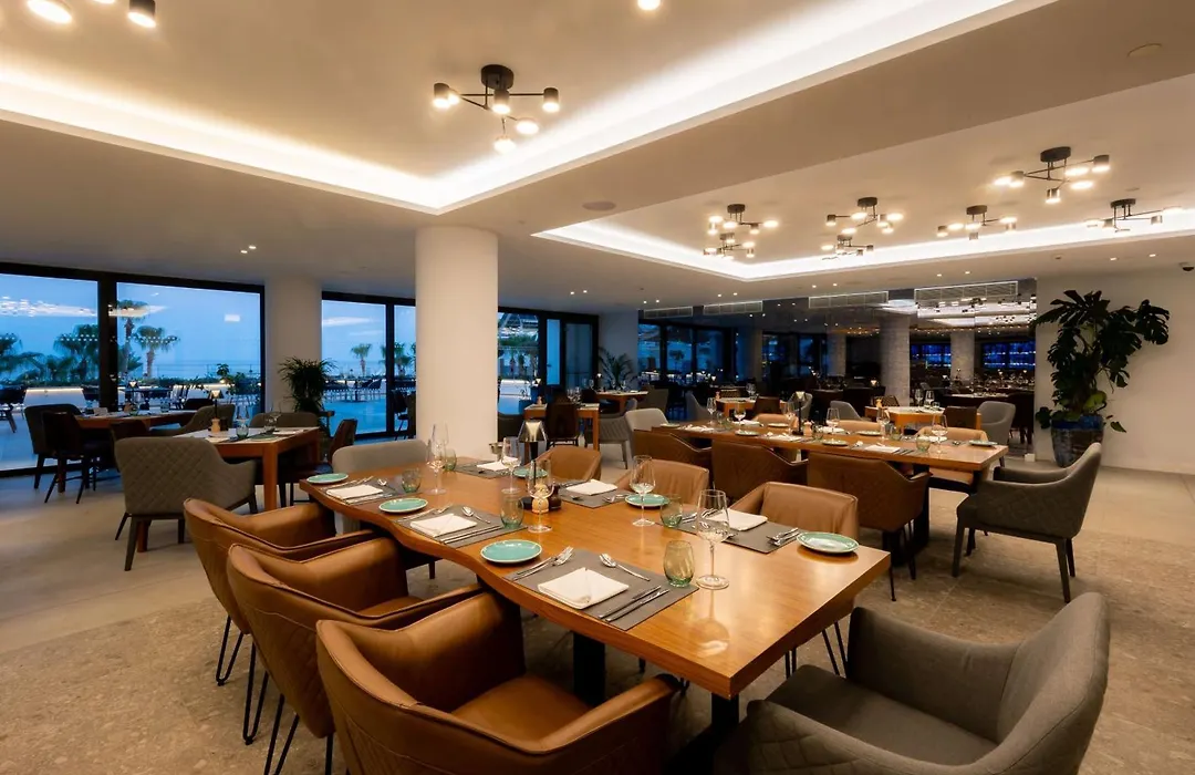 Radisson Beach Resort Larnaca-1