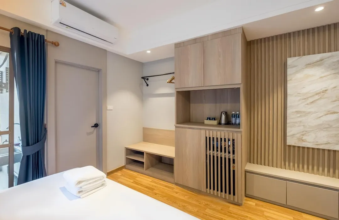 Boss Hotel-1