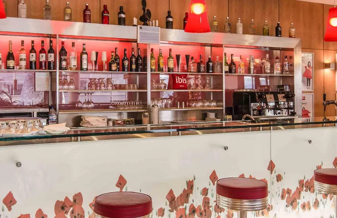 Hotel Ibis Porto Sao Joao-1