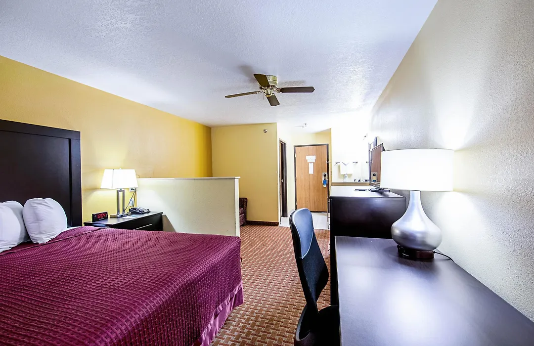 Rodeway Inn & Suites Monticello-1