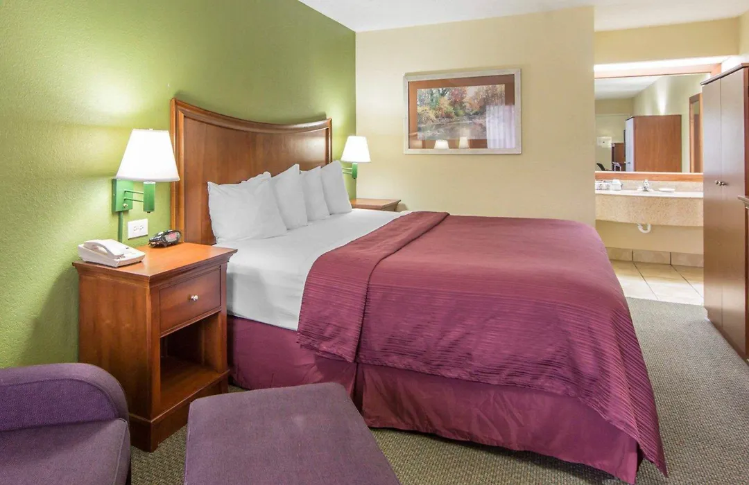 Quality Inn Merchants Drive-1