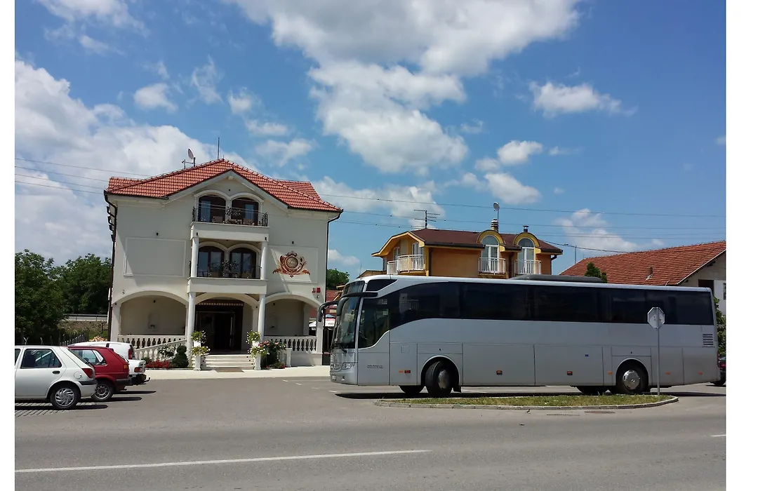 Hotel Villa Viktorija-1