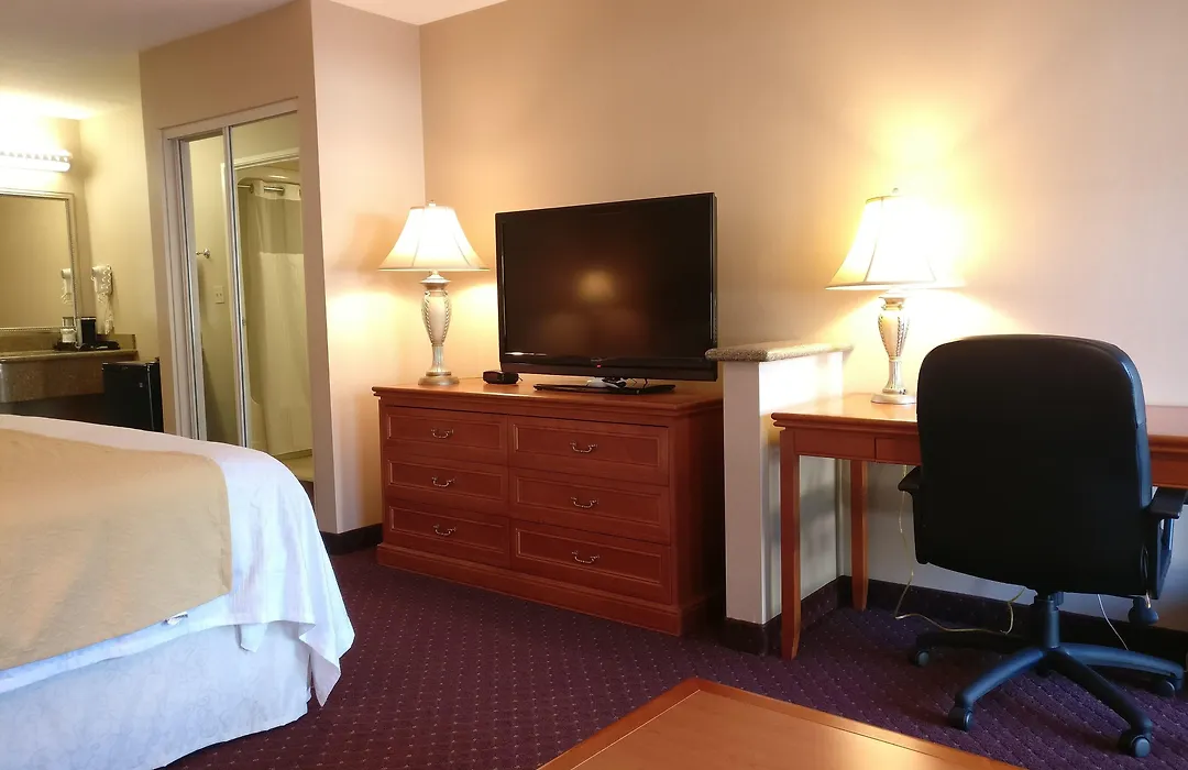 Burbank Inn And Suites-1