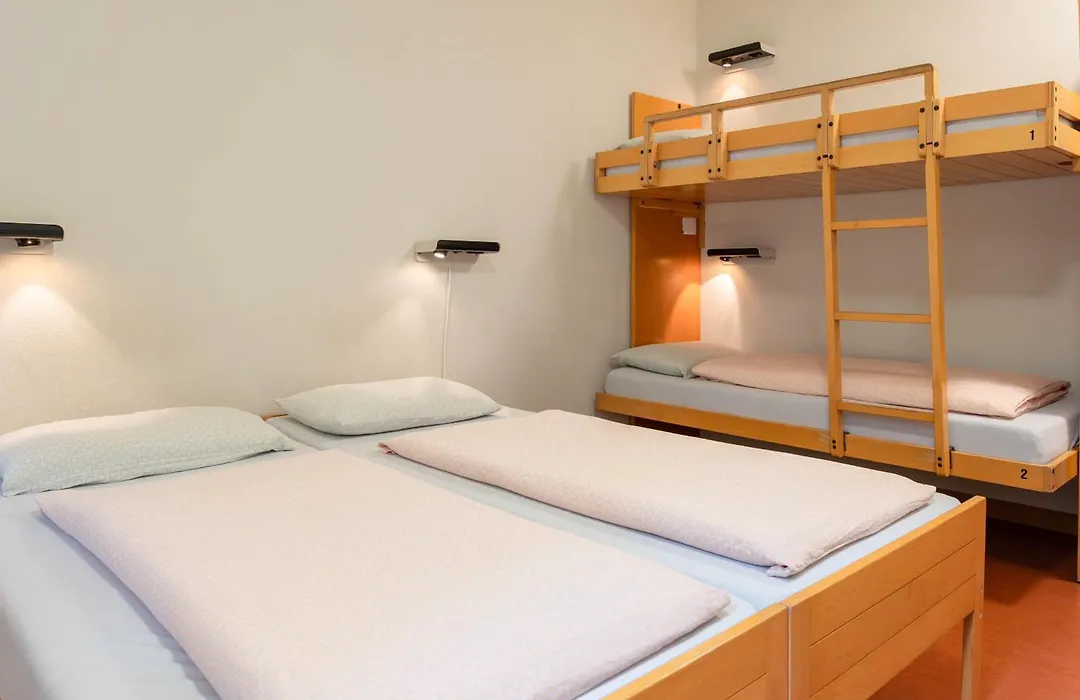 Zurich Youth Hostel-1