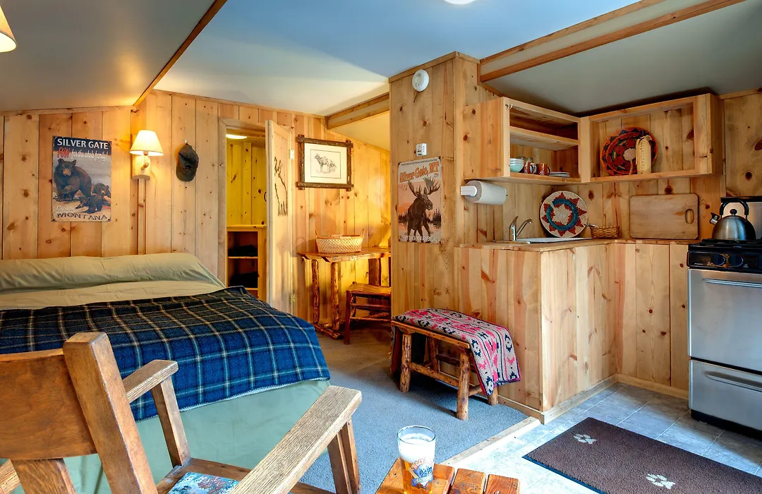 Silver Gate Lodging-1