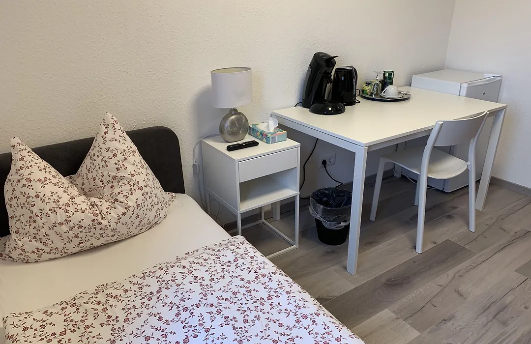 Apart-Hotel Rheinischer Hof Dormagen-1