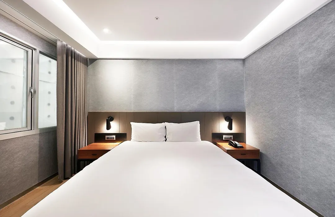Check Inn Taipei Nanjing-1