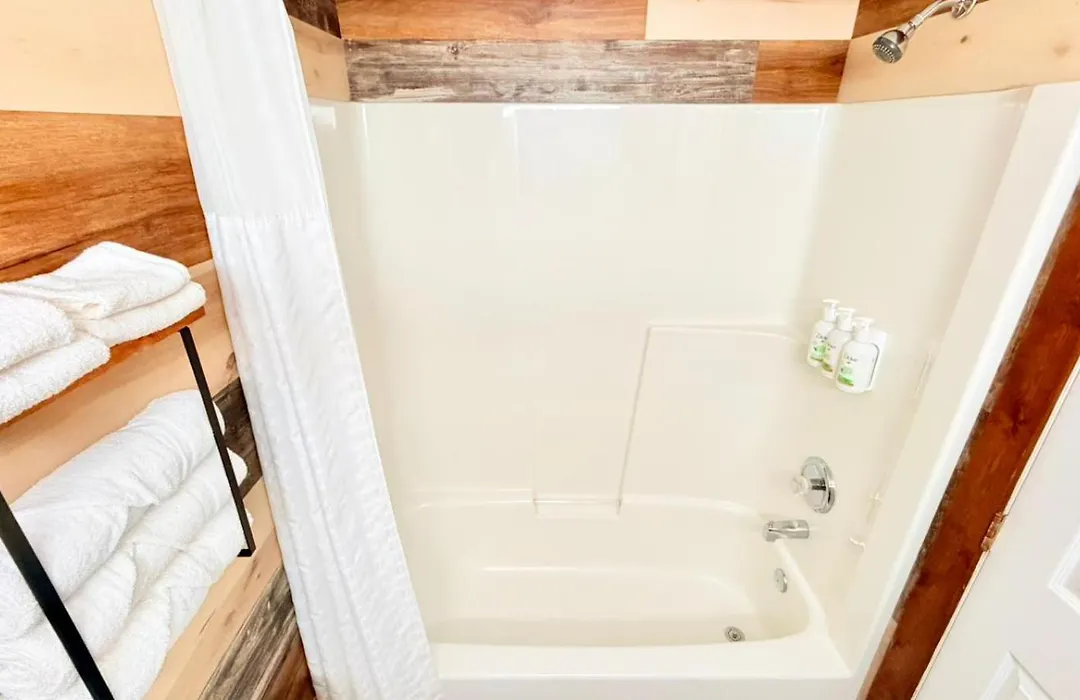 Travelodge By Wyndham Golden Sportsman Lodge-1
