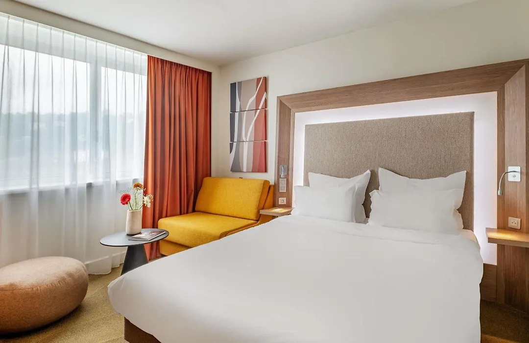 Novotel Lyon Confluence-1