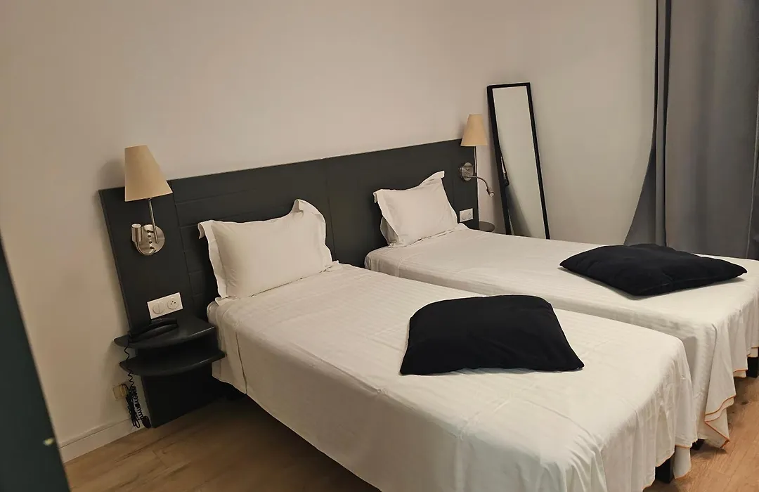 Hotel 1Er Consul Rouen-1