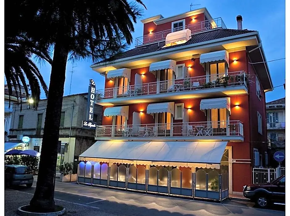 Hotel Lo Squalo-1