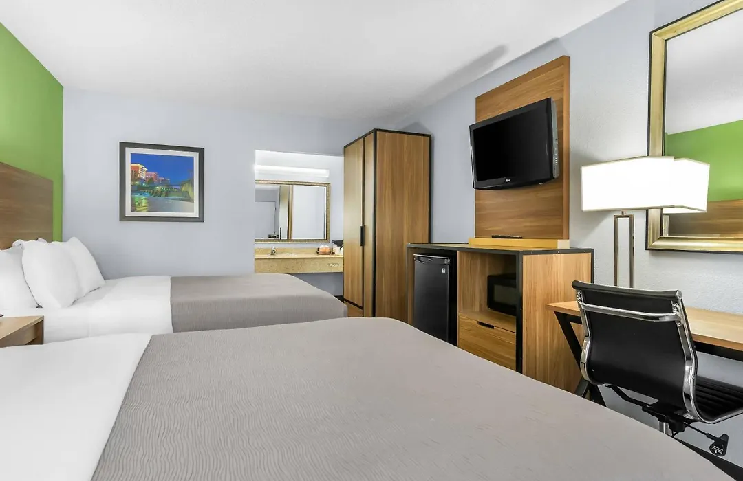 Quality Inn & Suites Greenville - Haywood Mall-1