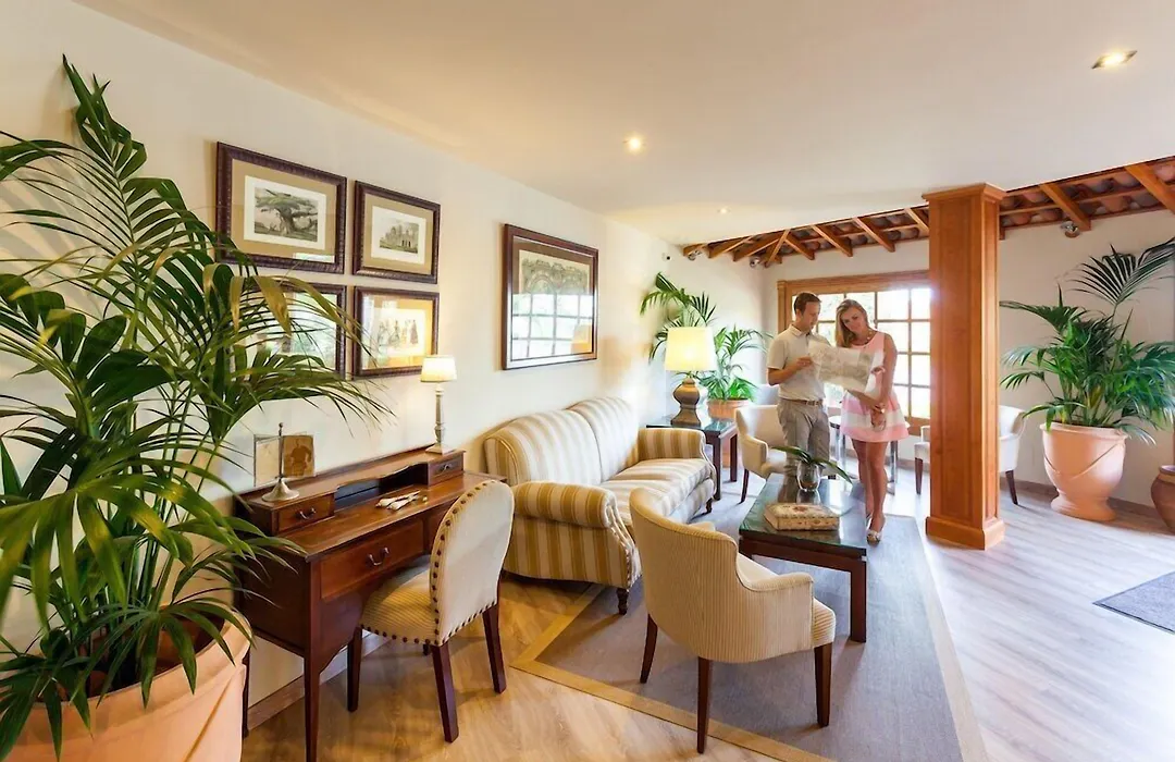 Apartamentos Ambassador-1
