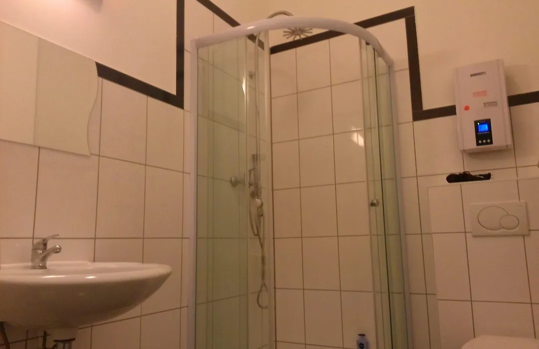 Willy Hotel Frankfurt-1