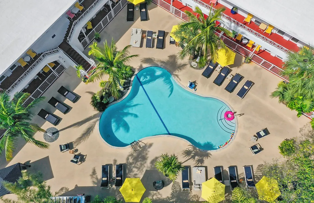 Tradewinds Apartment Hotel Miami Beach-1
