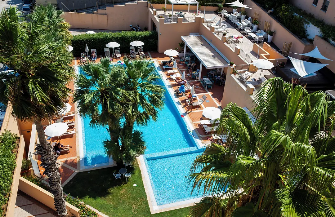 Hotel Punta Nord Est-1