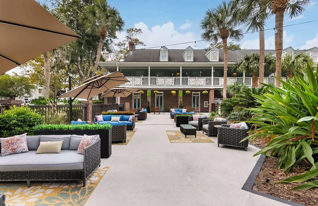 Best Western Plus St. Simons-1