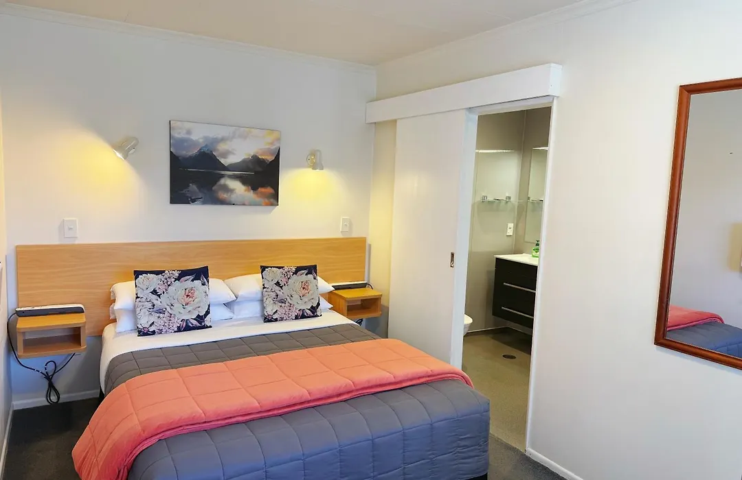 Amber Court Motel-1
