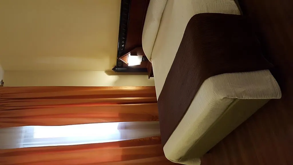 Hotel Motel Flower-1